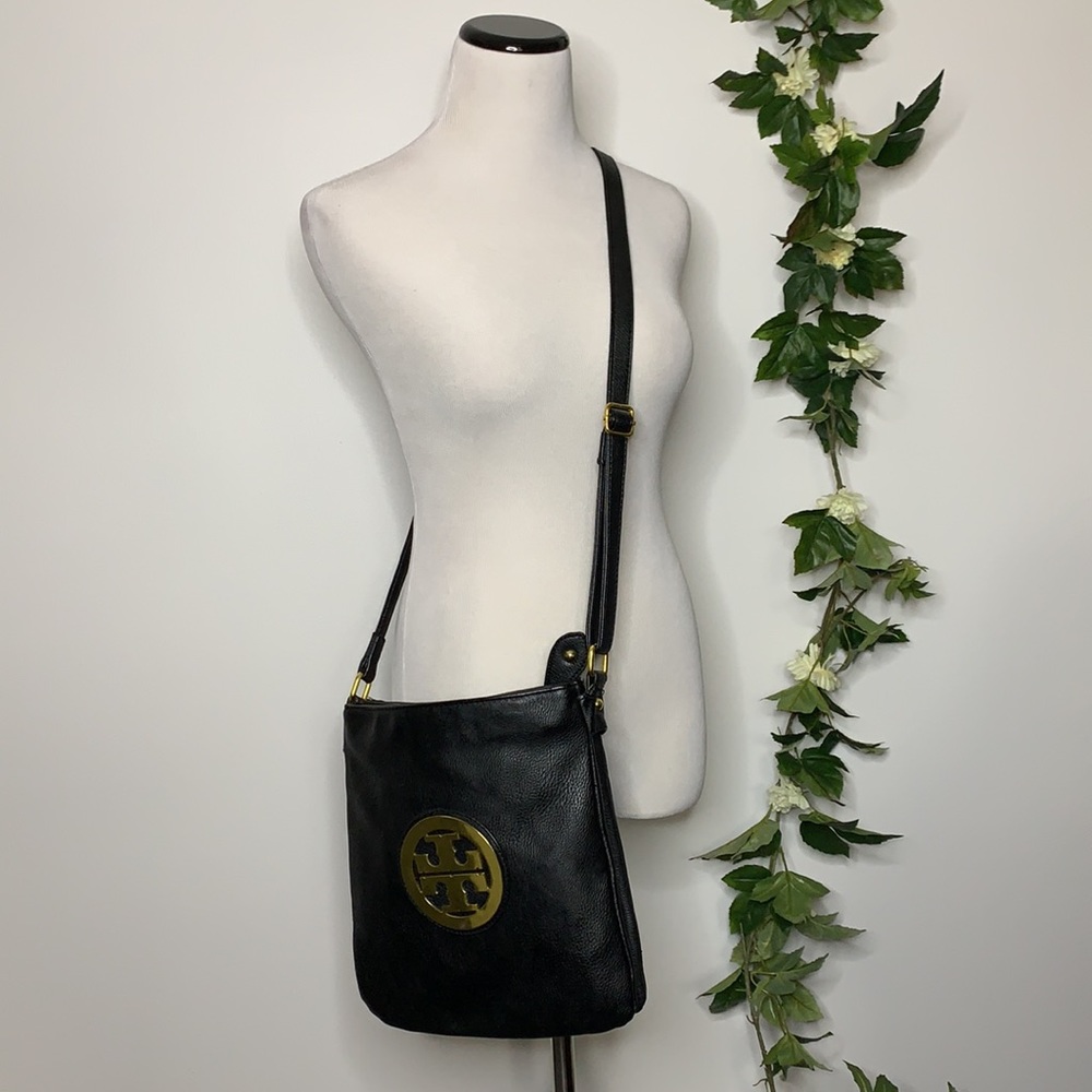 Vintage Tory Burch Black Leather Swingpack